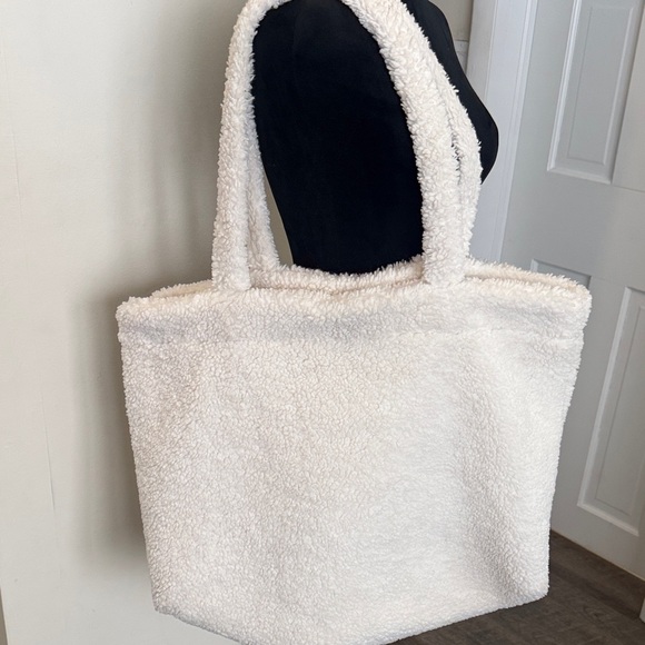 Z Supply Handbags - Z Supply Over Night Sherpa Tote Bag